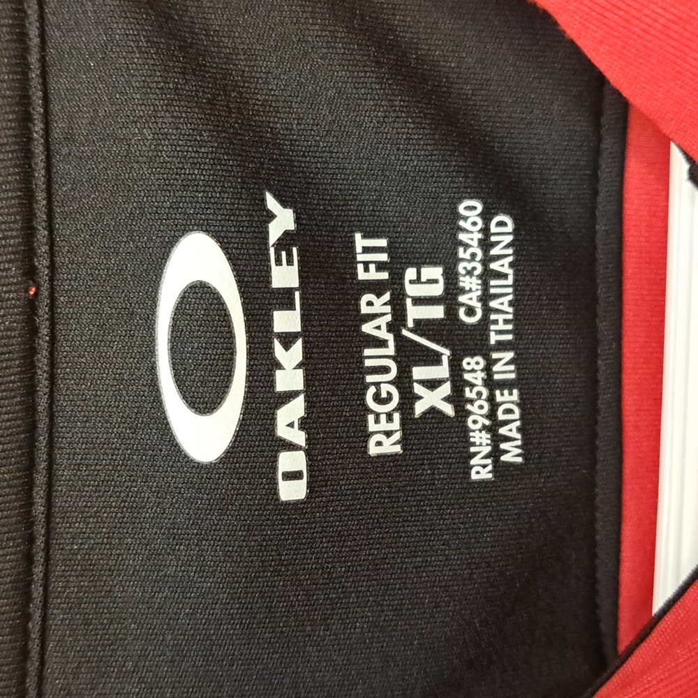 Oakley Hydrolix Golf Polo Regular Fit (Red) . Mens size : XL - Picture 4 of 5